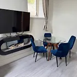 Unit 4 Tranquil Harbourside Retreat- Location Apartment Cobh
