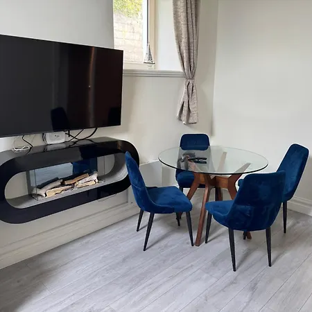 Unit 4 Tranquil Harbourside Retreat- Location Daire Cobh