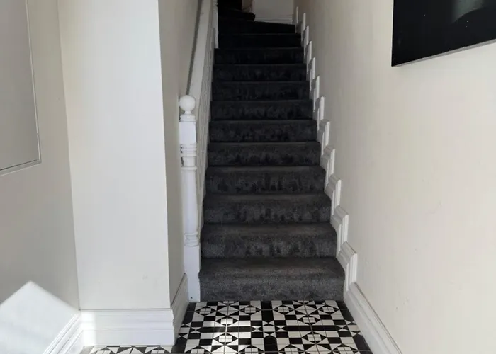 Unit 4 Tranquil Harbourside Retreat- Location *